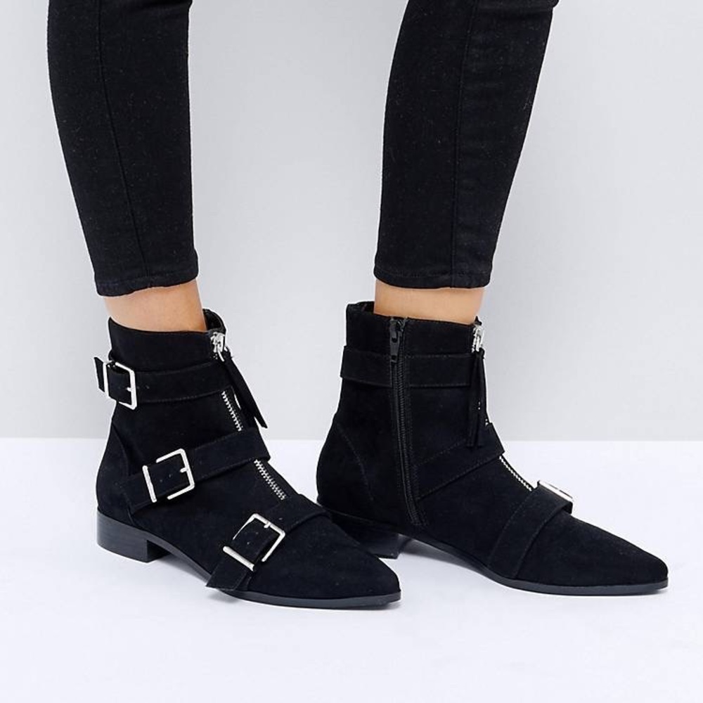 NWB Burberry ladies black buckled ankle boot size 35 - Picture 5 of 15